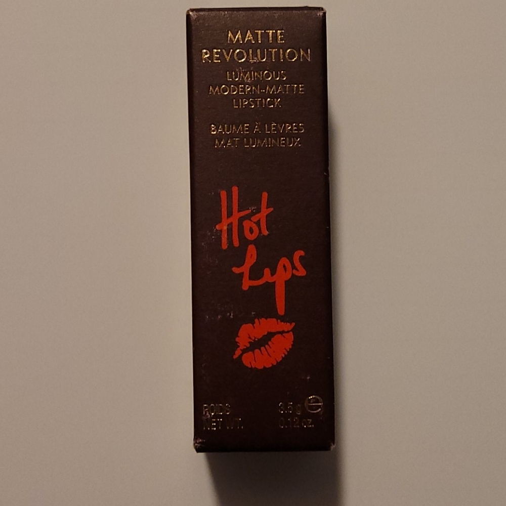 Charlotte Tilbury Hot Lips Hells Bells Lipstick - Picture 9 of 10